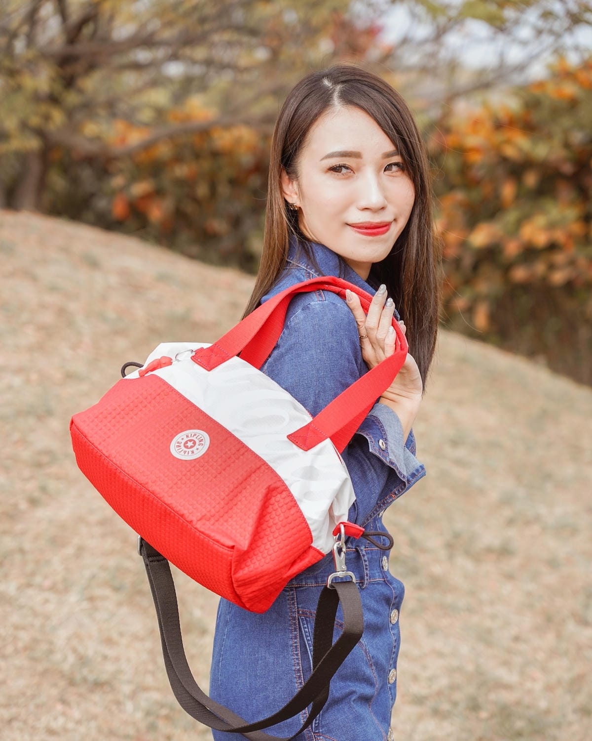 Kipling Coca-Cola 聯名款 百搭包款 2021走春潮流單品推薦27.JPG Kipling Coca-Cola 聯名款 百搭包款 2021走春潮流單品推薦27.JPG