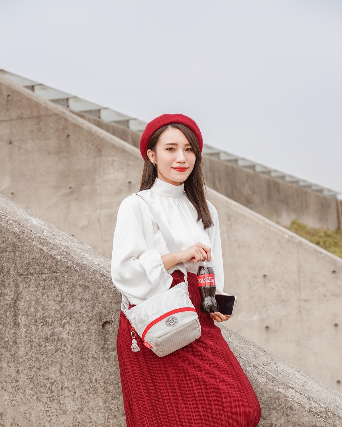 Kipling Coca-Cola 聯名款 百搭包款 2021走春潮流單品推薦13.JPG Kipling Coca-Cola 聯名款 百搭包款 2021走春潮流單品推薦13.JPG