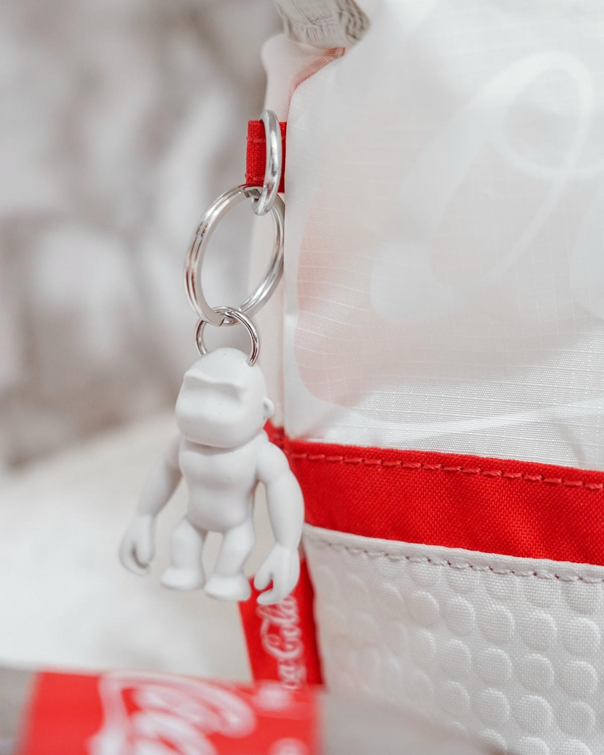 Kipling Coca-Cola 聯名款 百搭包款 2021走春潮流單品推薦6.jpg Kipling Coca-Cola 聯名款 百搭包款 2021走春潮流單品推薦6.jpg