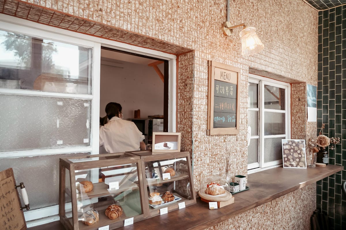 台南安平 伯虎在旗樓 街邊立食店專賣肉桂捲、可麗露、可頌甜點 伯虎在二樓街邊店4.jpg 台南安平 伯虎在旗樓 街邊立食店專賣肉桂捲、可麗露、可頌甜點 伯虎在二樓街邊店4.jpg