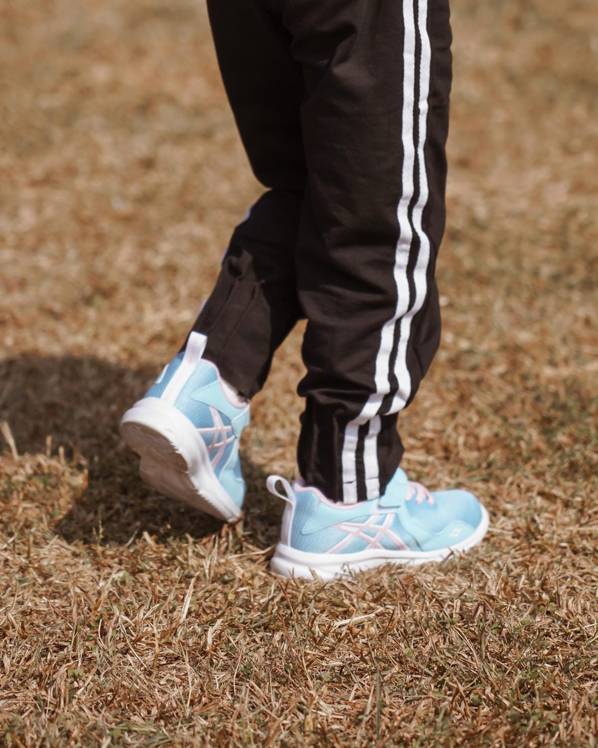 ASICS亞瑟士童鞋 穿搭LOOKBOOK 時尚外型又好穿 適合學齡前兒童48.jpg ASICS亞瑟士童鞋 穿搭LOOKBOOK 時尚外型又好穿 適合學齡前兒童48.jpg