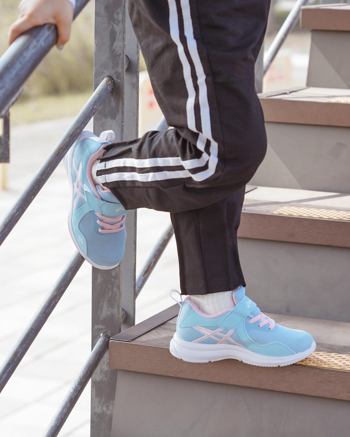 ASICS亞瑟士童鞋 穿搭LOOKBOOK 時尚外型又好穿 適合學齡前兒童43.jpg ASICS亞瑟士童鞋 穿搭LOOKBOOK 時尚外型又好穿 適合學齡前兒童43.jpg