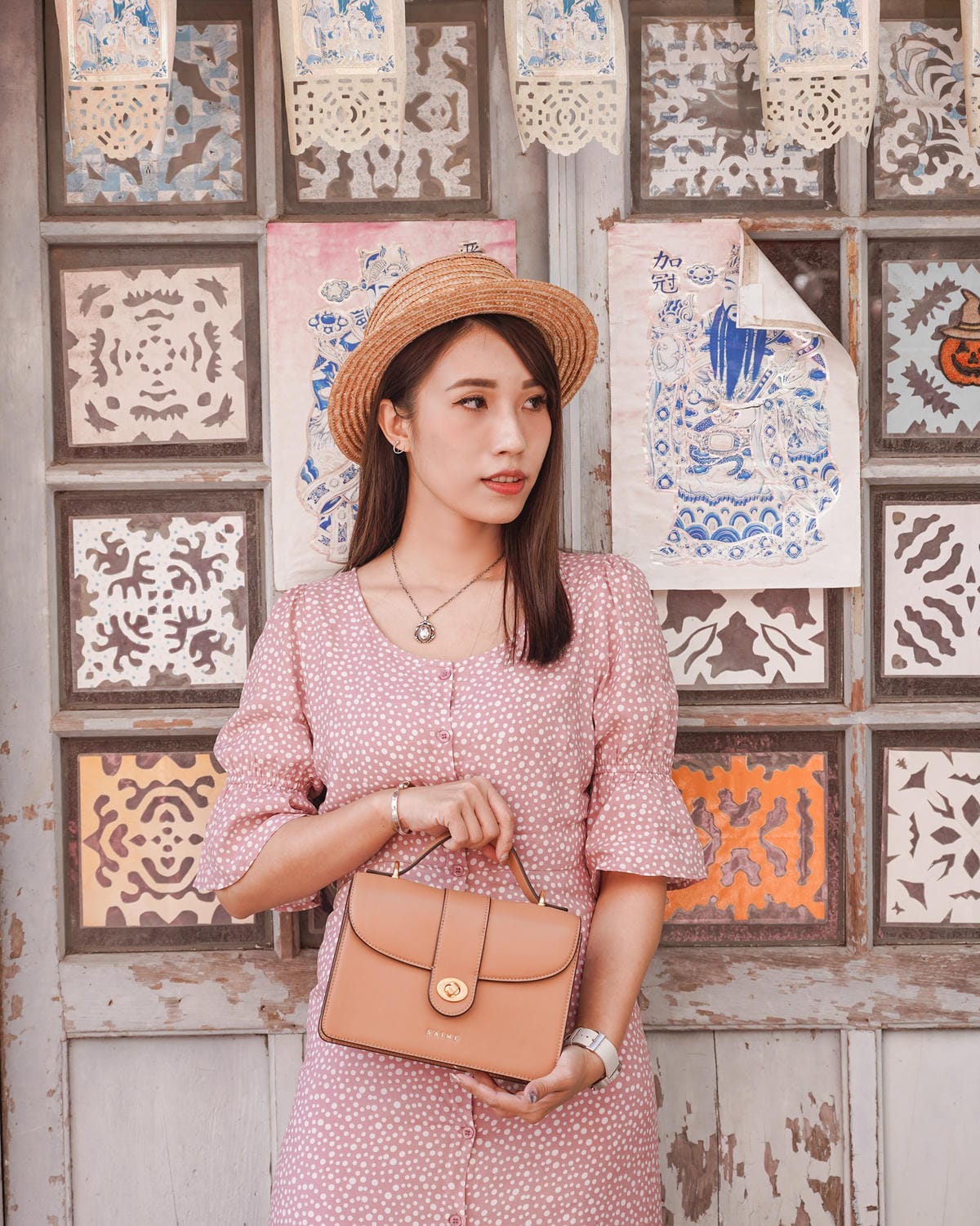 S’AIME東京企劃 春遊必備包款 實用百搭推薦 真皮圓轉鎖手提兩用小方包 仙境馬鞍包 真皮信封掀蓋方塊中夾 23.JPG S’AIME東京企劃 春遊必備包款 實用百搭推薦 真皮圓轉鎖手提兩用小方包 仙境馬鞍包 真皮信封掀蓋方塊中夾 23.JPG