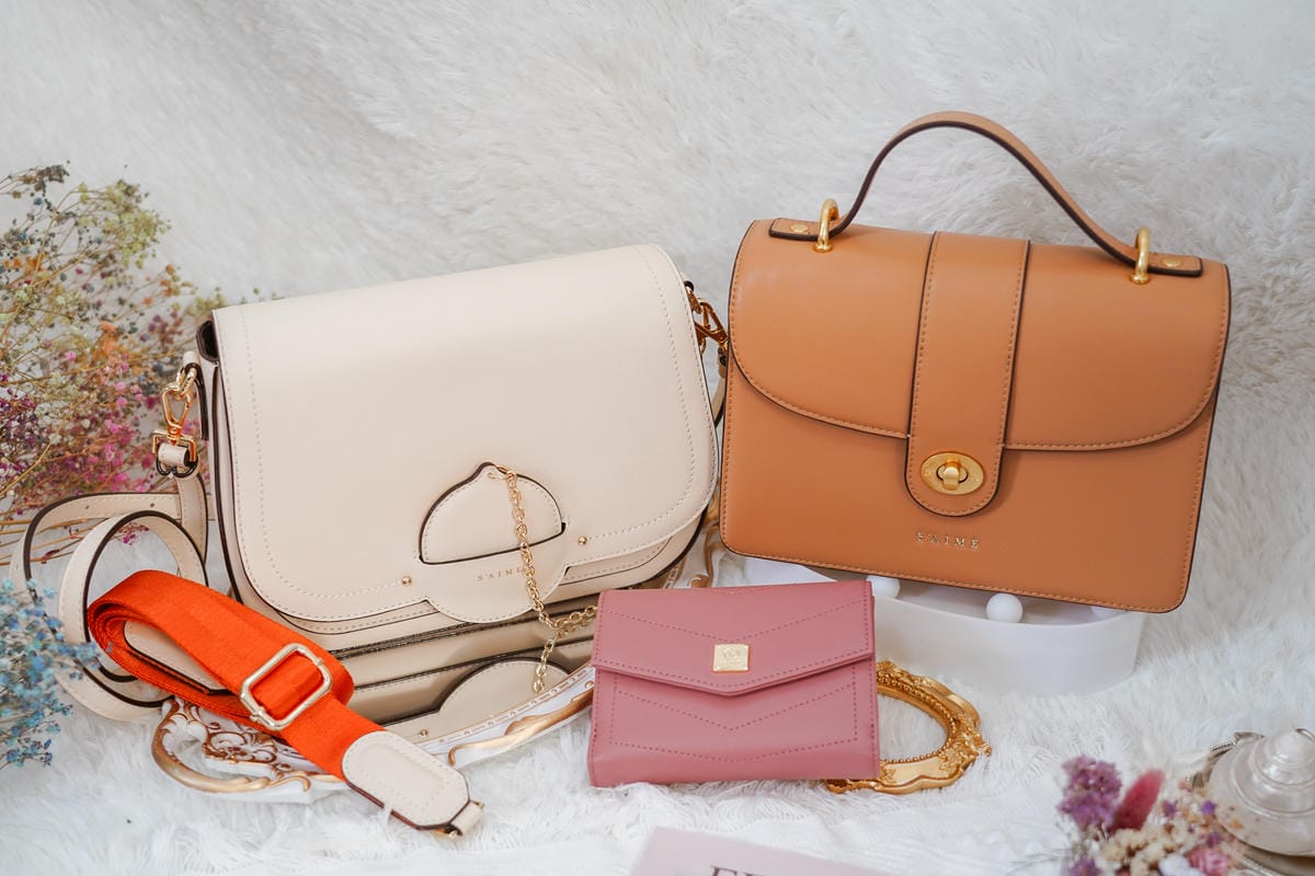 S’AIME東京企劃 春遊必備包款 實用百搭推薦 真皮圓轉鎖手提兩用小方包 仙境馬鞍包 真皮信封掀蓋方塊中夾 1.JPG S’AIME東京企劃 春遊必備包款 實用百搭推薦 真皮圓轉鎖手提兩用小方包 仙境馬鞍包 真皮信封掀蓋方塊中夾 1.JPG