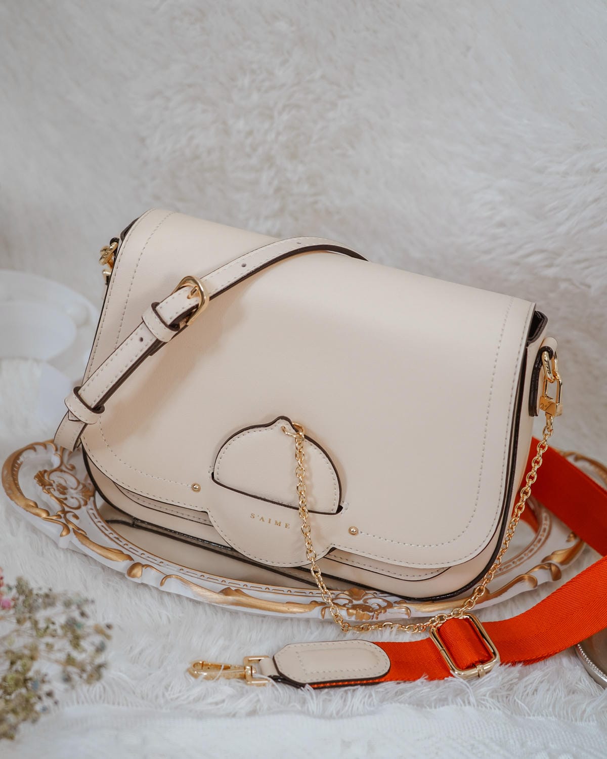 S’AIME東京企劃 春遊必備包款 實用百搭推薦 真皮圓轉鎖手提兩用小方包 仙境馬鞍包 真皮信封掀蓋方塊中夾 37.JPG S’AIME東京企劃 春遊必備包款 實用百搭推薦 真皮圓轉鎖手提兩用小方包 仙境馬鞍包 真皮信封掀蓋方塊中夾 37.JPG