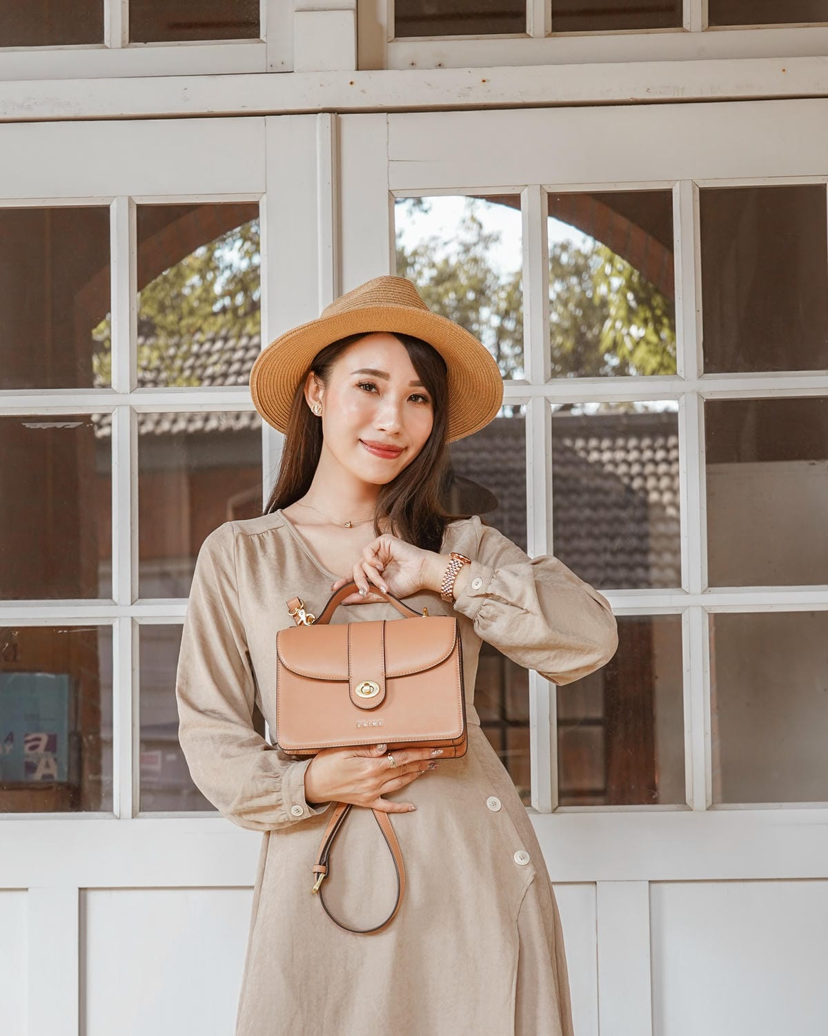 S’AIME東京企劃 春遊必備包款 實用百搭推薦 真皮圓轉鎖手提兩用小方包 仙境馬鞍包 真皮信封掀蓋方塊中夾 14.JPG S’AIME東京企劃 春遊必備包款 實用百搭推薦 真皮圓轉鎖手提兩用小方包 仙境馬鞍包 真皮信封掀蓋方塊中夾 14.JPG