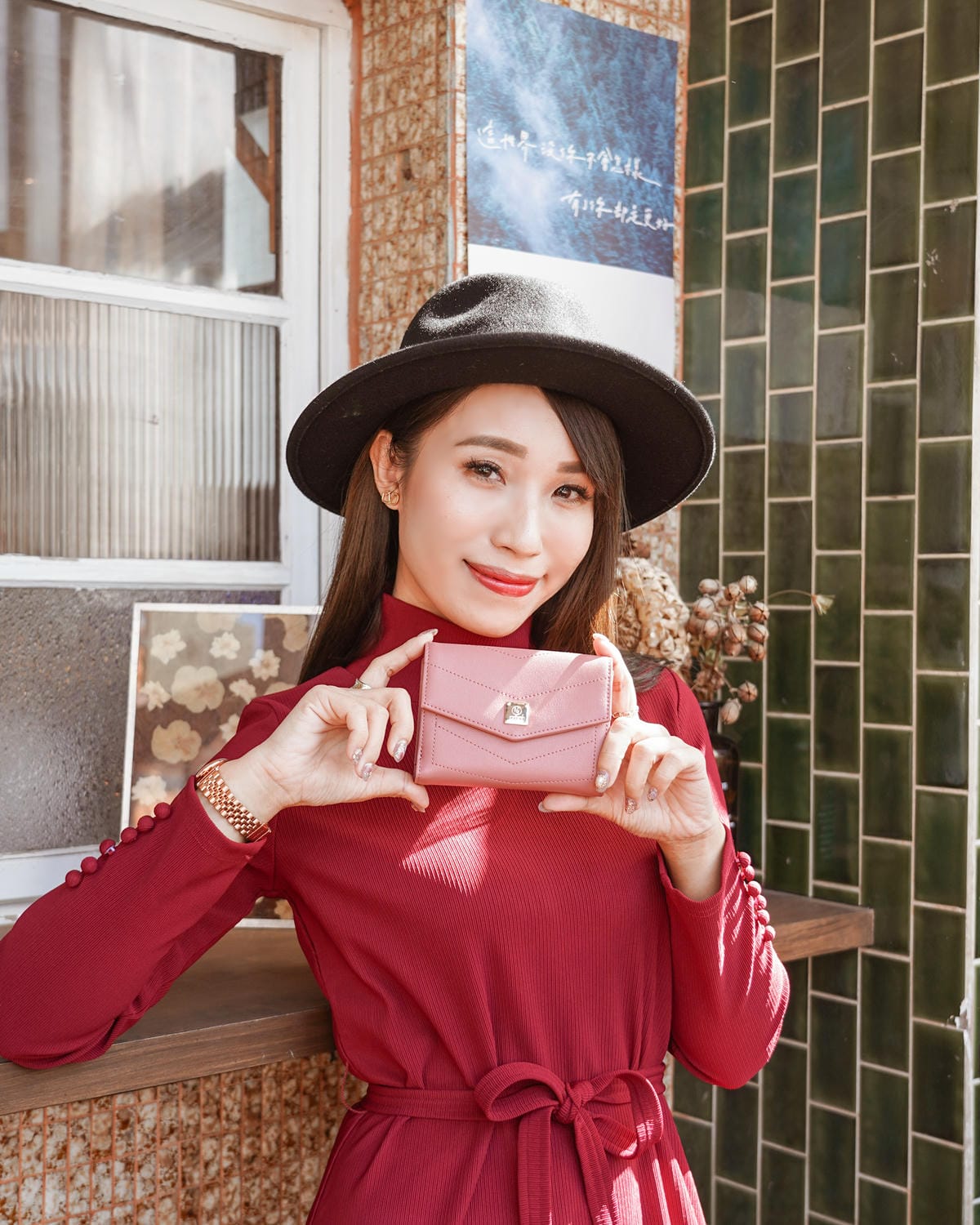 S’AIME東京企劃 春遊必備包款 實用百搭推薦 真皮圓轉鎖手提兩用小方包 仙境馬鞍包 真皮信封掀蓋方塊中夾 25A.JPG S’AIME東京企劃 春遊必備包款 實用百搭推薦 真皮圓轉鎖手提兩用小方包 仙境馬鞍包 真皮信封掀蓋方塊中夾 25A.JPG