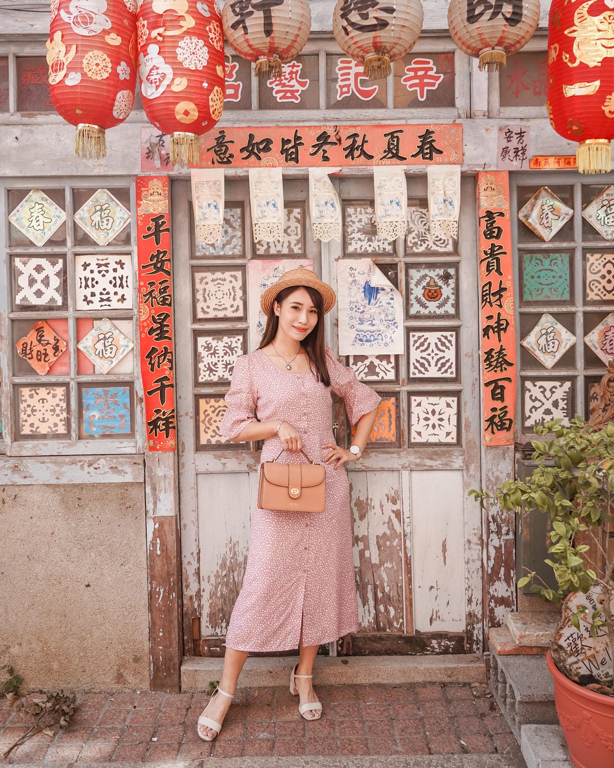 S’AIME東京企劃 春遊必備包款 實用百搭推薦 真皮圓轉鎖手提兩用小方包 仙境馬鞍包 真皮信封掀蓋方塊中夾 21.JPG S’AIME東京企劃 春遊必備包款 實用百搭推薦 真皮圓轉鎖手提兩用小方包 仙境馬鞍包 真皮信封掀蓋方塊中夾 21.JPG