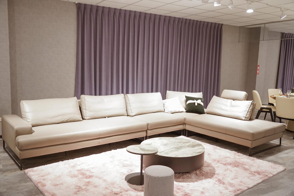 沙發先生家居 九如館 500坪超大展間 附設親子遊戲區 貓抓布沙發寵物家庭首選 從尺寸選配、布色訂製理想沙發  沙發工廠直營 高雄沙發推薦51.JPG