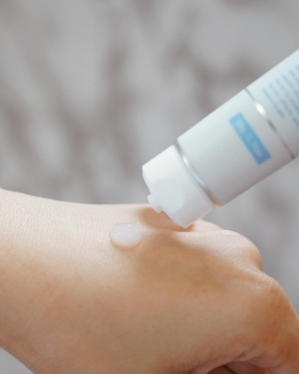 乾燥急救星 unlabel植萃高保濕美容液 植萃舒芙蕾高保濕霜 1+1 日夜保濕不間斷8.JPG