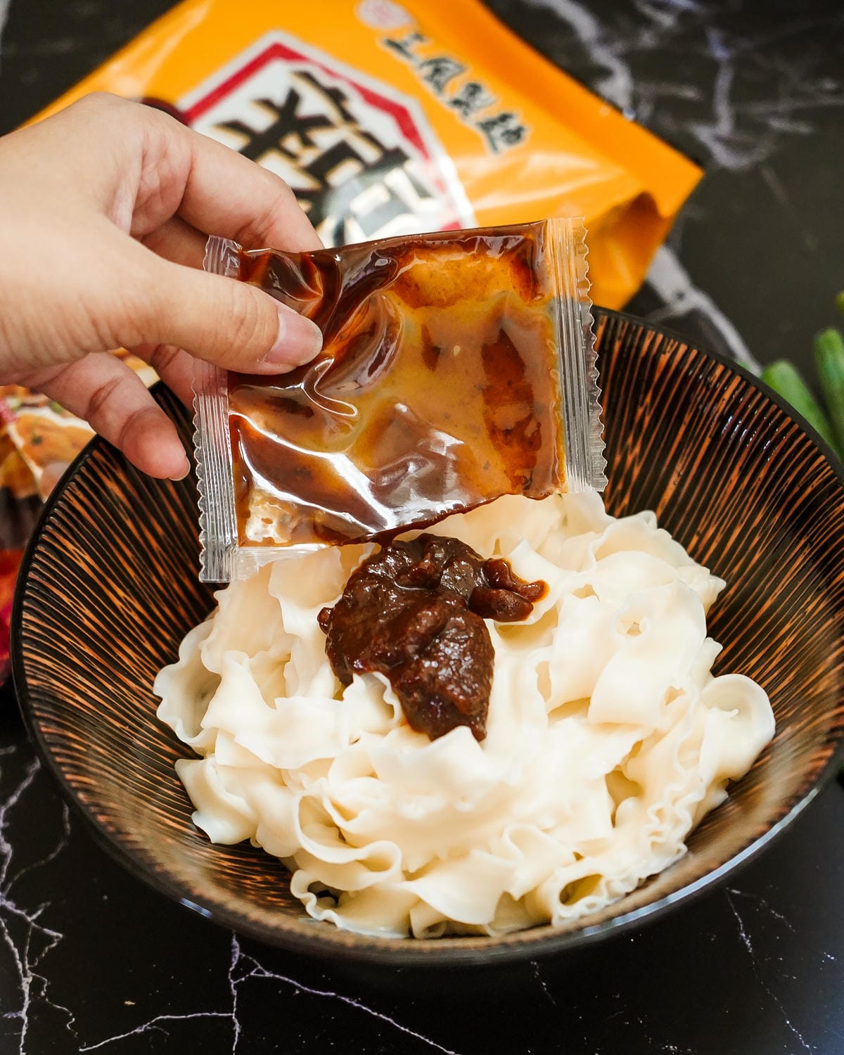 乾拌麵推薦 三風製麵 傳承60年的職人好麵 拌出心中完美的麻辣麵 創意拌麵料理分享9.jpg 乾拌麵推薦 三風製麵 傳承60年的職人好麵 拌出心中完美的麻辣麵 創意拌麵料理分享9.jpg