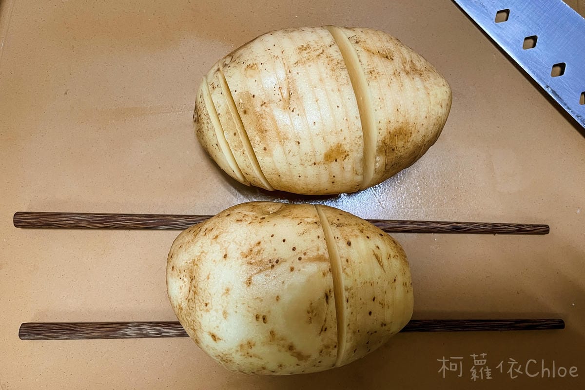 烤箱食譜 手風琴馬鈴薯 搭配起司超好吃2.JPG