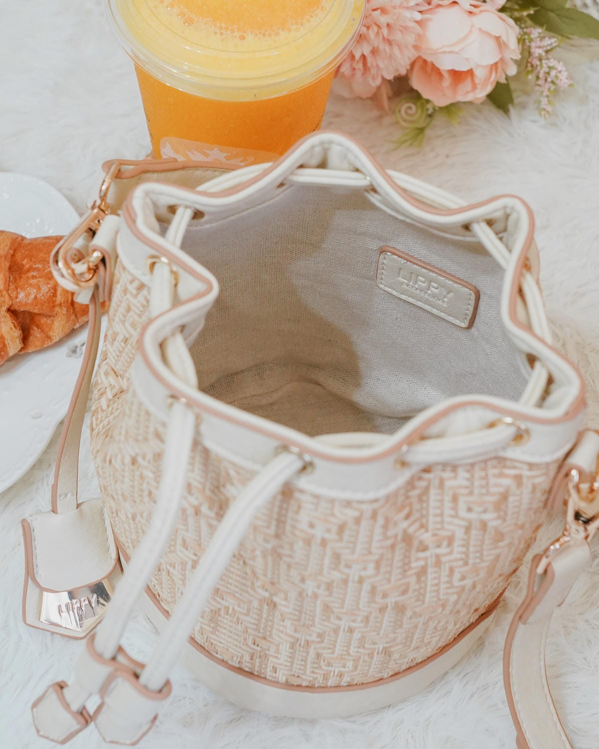 LIPPY 盛夏度假系列南法莊園Summer Bucket夏日水桶包 奶油白3.JPG LIPPY 盛夏度假系列南法莊園Summer Bucket夏日水桶包 奶油白3.JPG