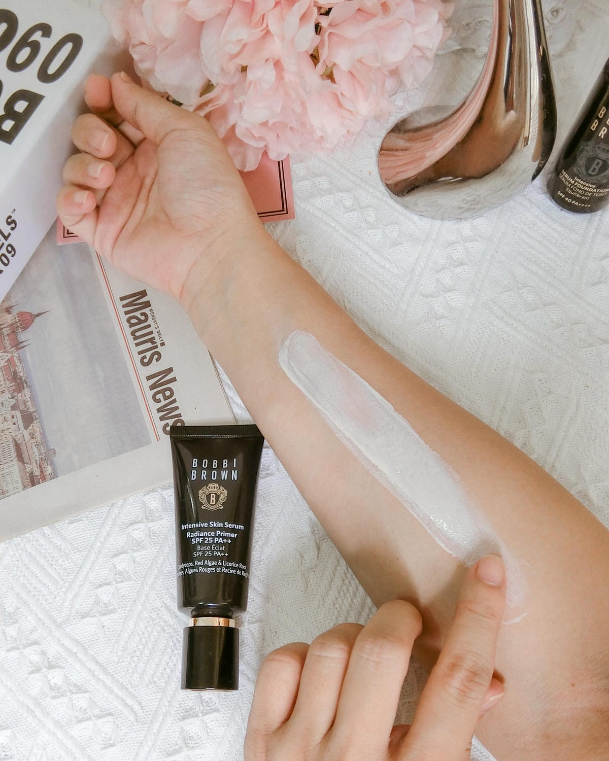 Bobbi Brown冬蟲夏草精華粉底4.JPG