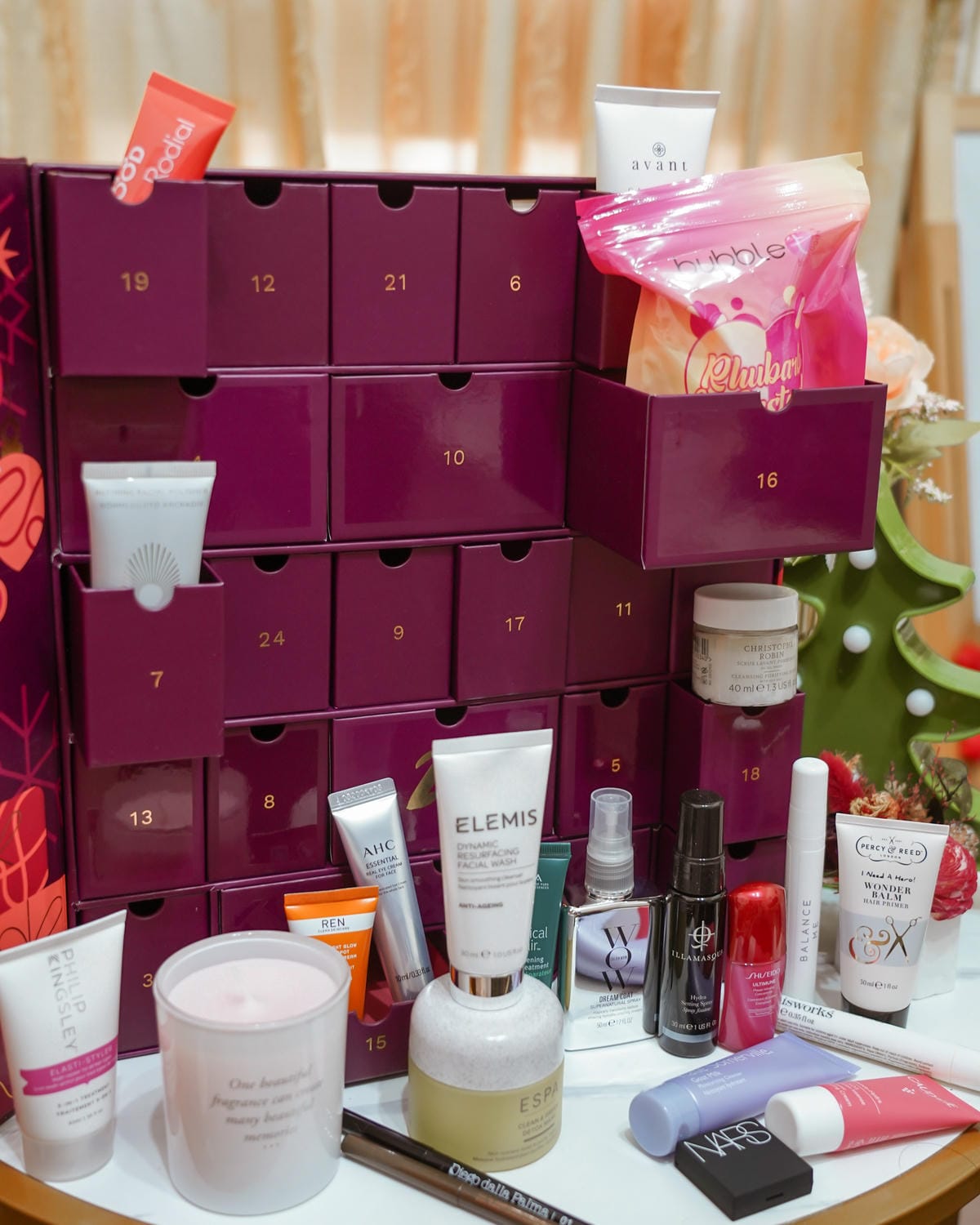 開箱 2021 LOOKFANTASTIC 聖誕倒數日曆禮盒 聖誕禮物 每天充滿驚喜25樣美妝品3.jpg 開箱 2021 LOOKFANTASTIC 聖誕倒數日曆禮盒 聖誕禮物 每天充滿驚喜25樣美妝品3.jpg