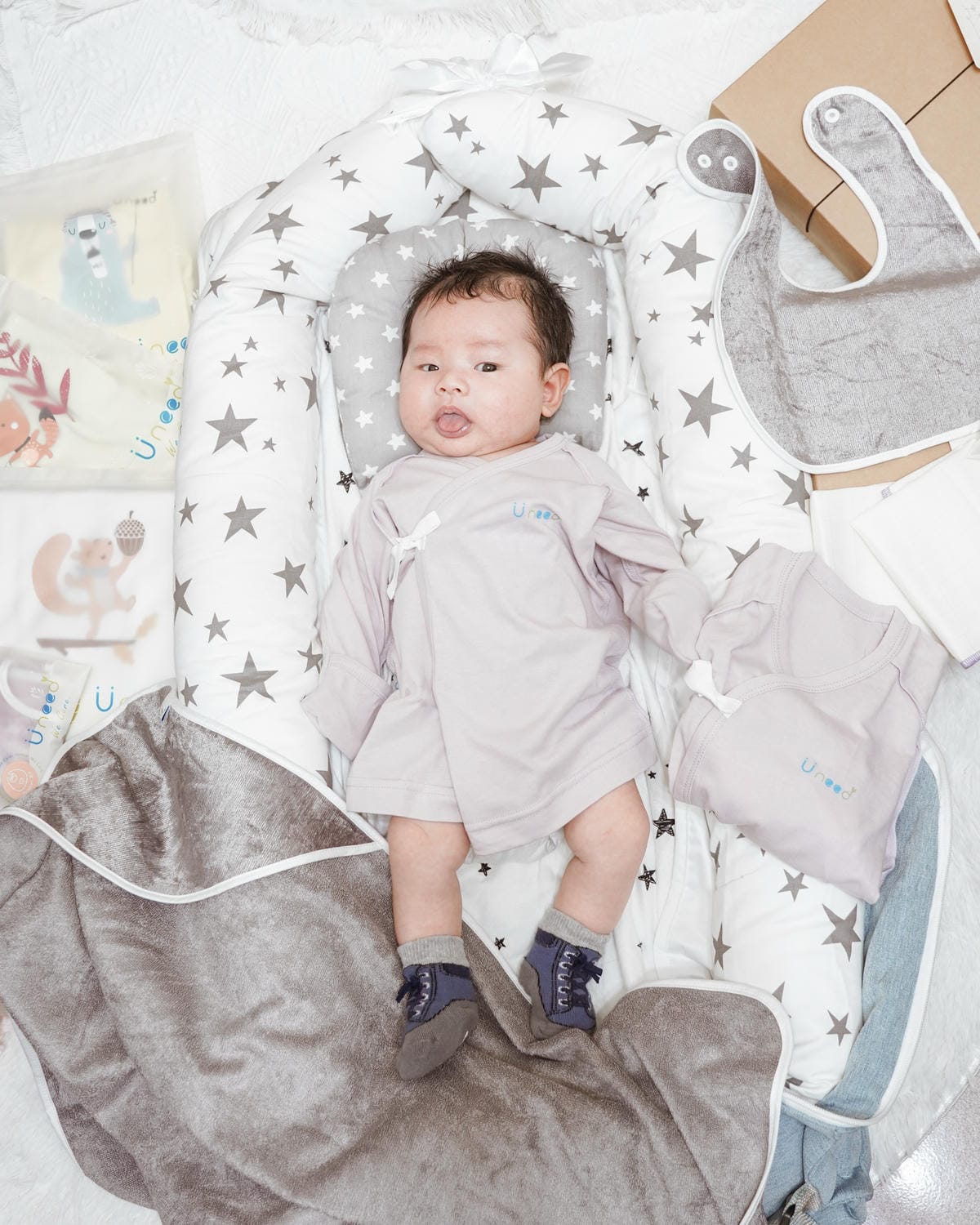 Uneed寶寶彌月禮盒 MIT童裝 親膚呵護寶寶肌膚 新生兒實用包衣 口水巾 圍兜 包巾 周歲禮盒推薦8.jpg Uneed寶寶彌月禮盒 MIT童裝 親膚呵護寶寶肌膚 新生兒實用包衣 口水巾 圍兜 包巾 周歲禮盒推薦8.jpg