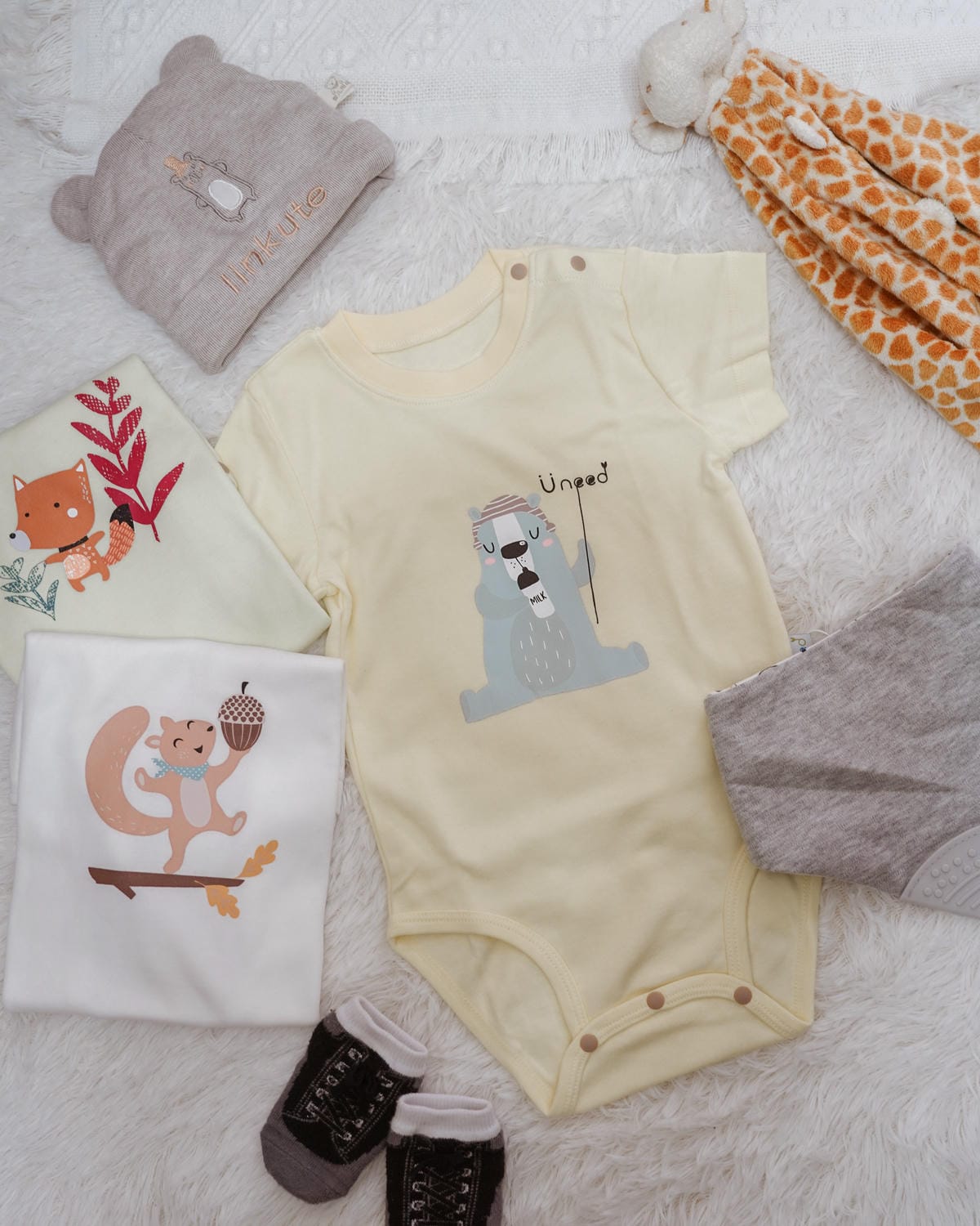 Uneed寶寶彌月禮盒 MIT童裝 親膚呵護寶寶肌膚 新生兒實用包衣 口水巾 圍兜 包巾 周歲禮盒推薦41.jpg Uneed寶寶彌月禮盒 MIT童裝 親膚呵護寶寶肌膚 新生兒實用包衣 口水巾 圍兜 包巾 周歲禮盒推薦41.jpg