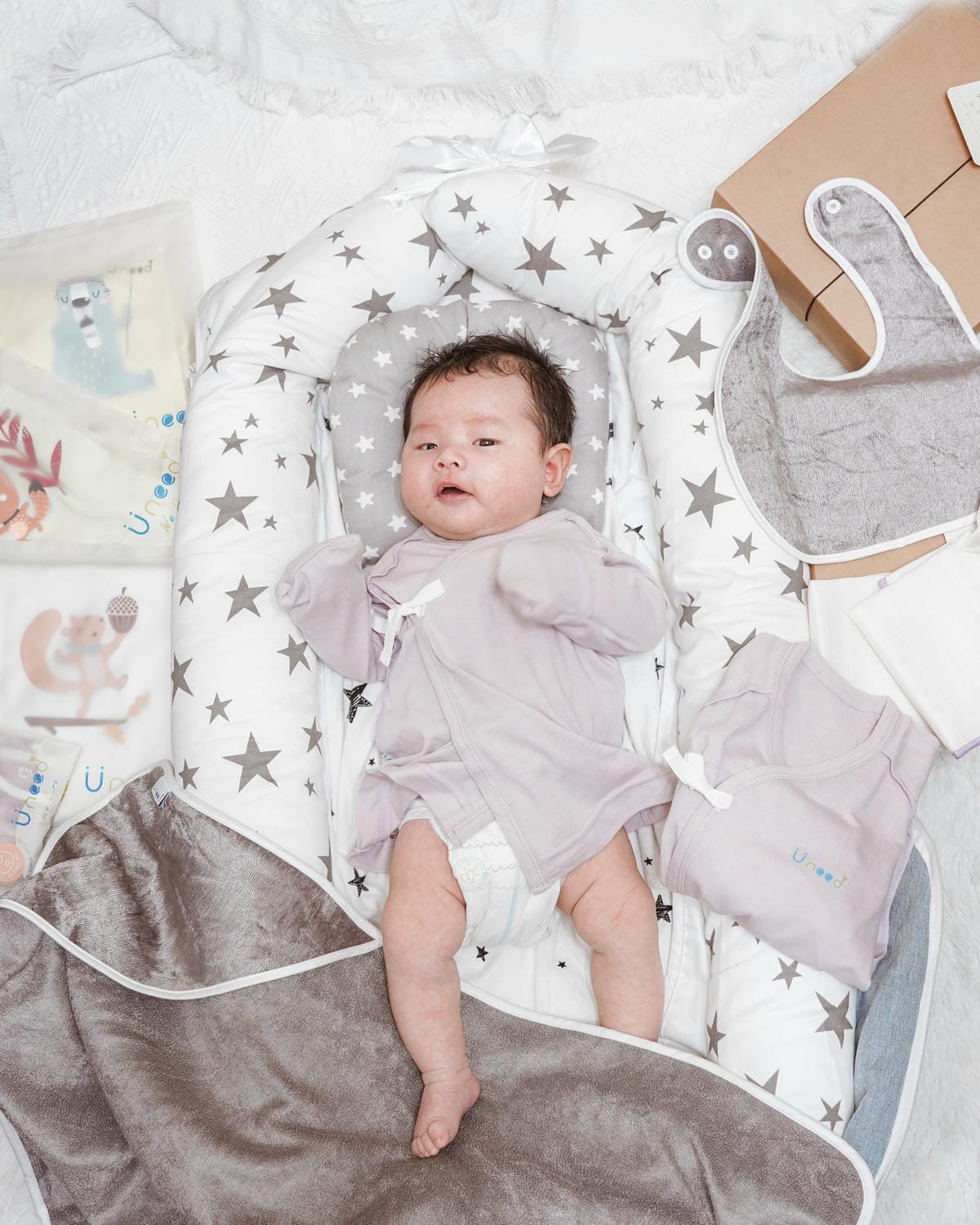 Uneed寶寶彌月禮盒 MIT童裝 親膚呵護寶寶肌膚 新生兒實用包衣 口水巾 圍兜 包巾 周歲禮盒推薦6.jpg Uneed寶寶彌月禮盒 MIT童裝 親膚呵護寶寶肌膚 新生兒實用包衣 口水巾 圍兜 包巾 周歲禮盒推薦6.jpg