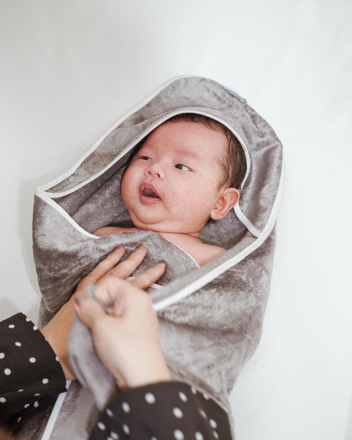 Uneed寶寶彌月禮盒 MIT童裝 親膚呵護寶寶肌膚 新生兒實用包衣 口水巾 圍兜 包巾 周歲禮盒推薦20.jpg Uneed寶寶彌月禮盒 MIT童裝 親膚呵護寶寶肌膚 新生兒實用包衣 口水巾 圍兜 包巾 周歲禮盒推薦20.jpg