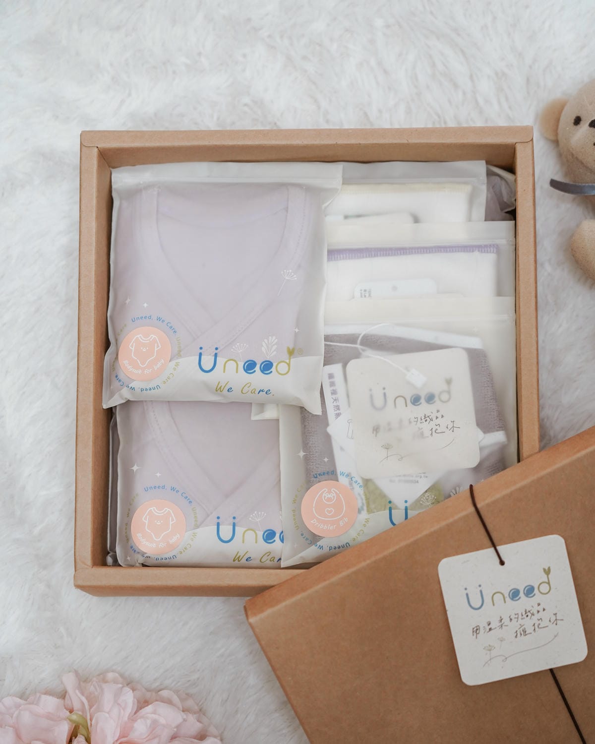 Uneed寶寶彌月禮盒 MIT童裝 親膚呵護寶寶肌膚 新生兒實用包衣 口水巾 圍兜 包巾 周歲禮盒推薦2.jpg Uneed寶寶彌月禮盒 MIT童裝 親膚呵護寶寶肌膚 新生兒實用包衣 口水巾 圍兜 包巾 周歲禮盒推薦2.jpg