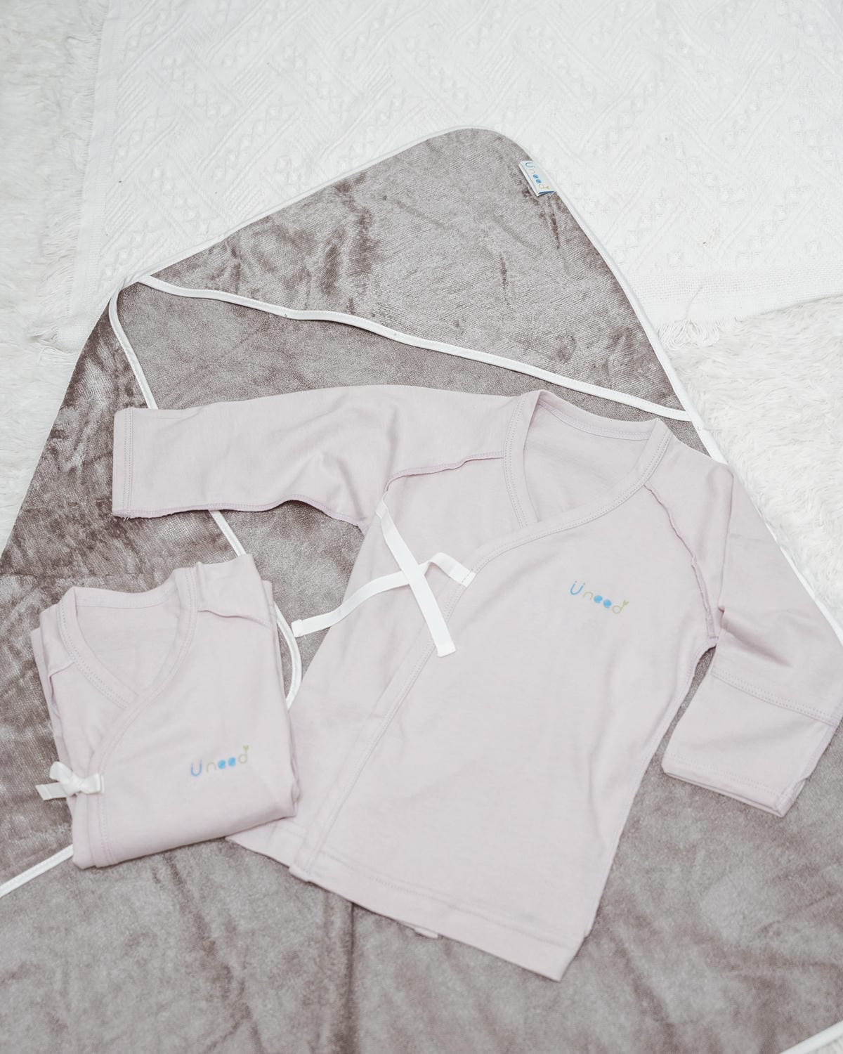 Uneed寶寶彌月禮盒 MIT童裝 親膚呵護寶寶肌膚 新生兒實用包衣 口水巾 圍兜 包巾 周歲禮盒推薦9.jpg Uneed寶寶彌月禮盒 MIT童裝 親膚呵護寶寶肌膚 新生兒實用包衣 口水巾 圍兜 包巾 周歲禮盒推薦9.jpg