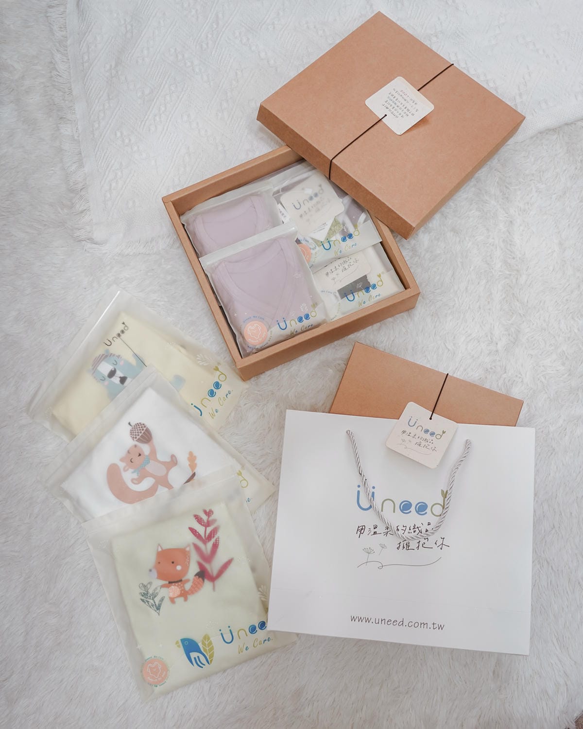 Uneed寶寶彌月禮盒 MIT童裝 親膚呵護寶寶肌膚 新生兒實用包衣 口水巾 圍兜 包巾 周歲禮盒推薦42.jpg Uneed寶寶彌月禮盒 MIT童裝 親膚呵護寶寶肌膚 新生兒實用包衣 口水巾 圍兜 包巾 周歲禮盒推薦42.jpg