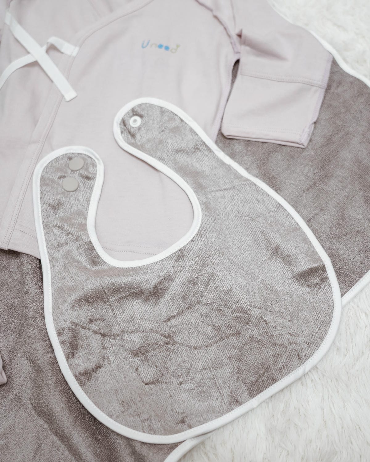 Uneed寶寶彌月禮盒 MIT童裝 親膚呵護寶寶肌膚 新生兒實用包衣 口水巾 圍兜 包巾 周歲禮盒推薦24.jpg Uneed寶寶彌月禮盒 MIT童裝 親膚呵護寶寶肌膚 新生兒實用包衣 口水巾 圍兜 包巾 周歲禮盒推薦24.jpg