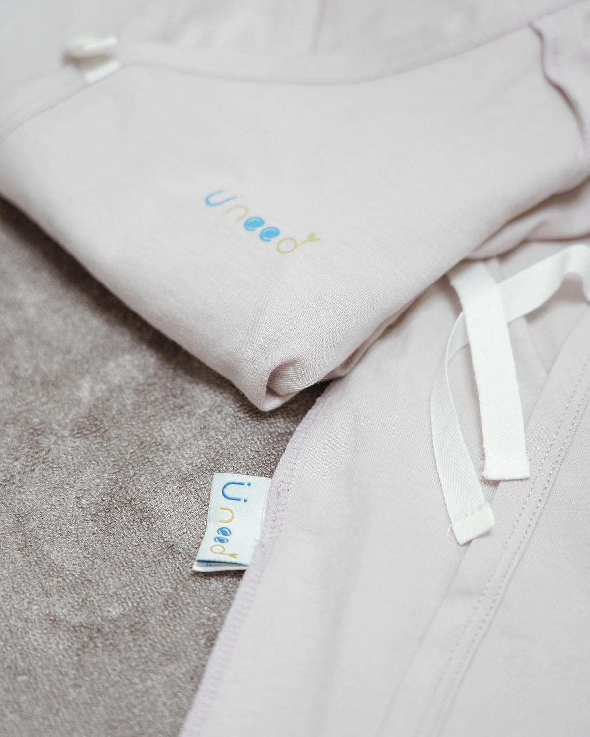 Uneed寶寶彌月禮盒 MIT童裝 親膚呵護寶寶肌膚 新生兒實用包衣 口水巾 圍兜 包巾 周歲禮盒推薦11.jpg Uneed寶寶彌月禮盒 MIT童裝 親膚呵護寶寶肌膚 新生兒實用包衣 口水巾 圍兜 包巾 周歲禮盒推薦11.jpg