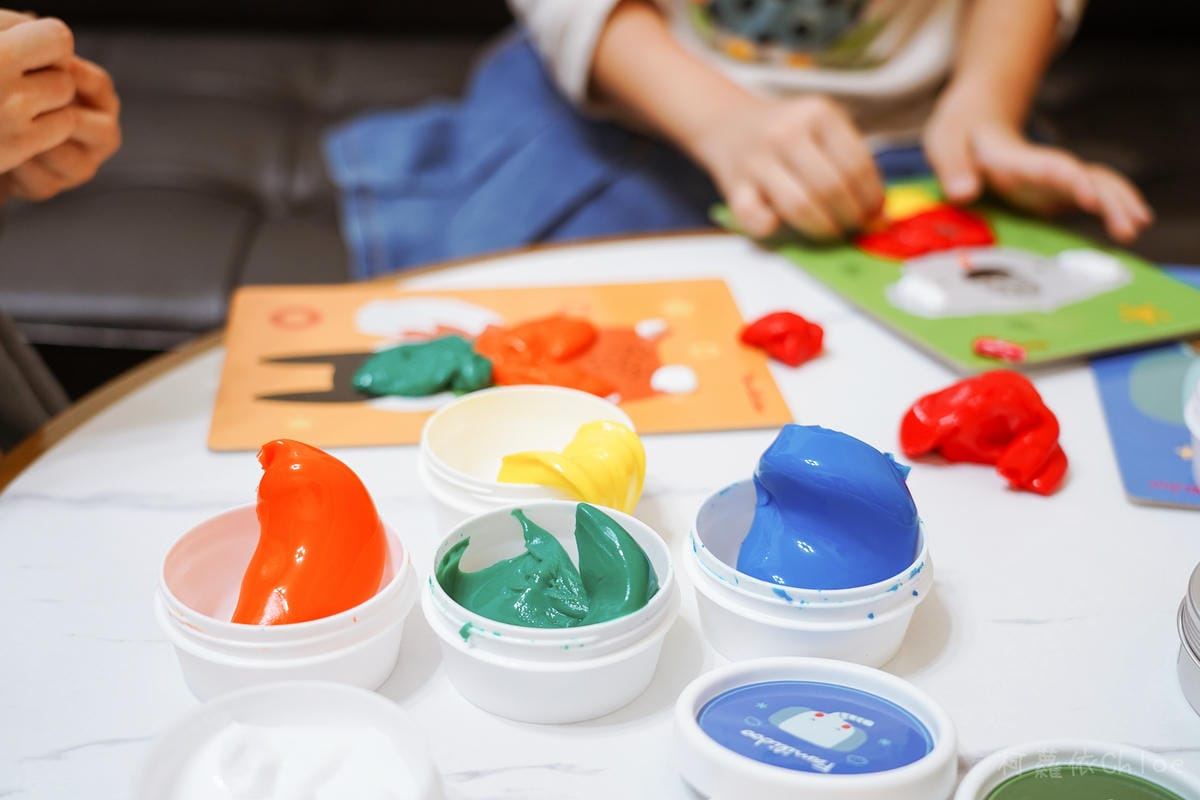 團購 Familidoo 米多 12色蜂蠟筆 有機矽膠黏土 療癒黏土 無毒安心好好玩26.jpg 團購 Familidoo 米多 12色蜂蠟筆 有機矽膠黏土 療癒黏土 無毒安心好好玩26.jpg