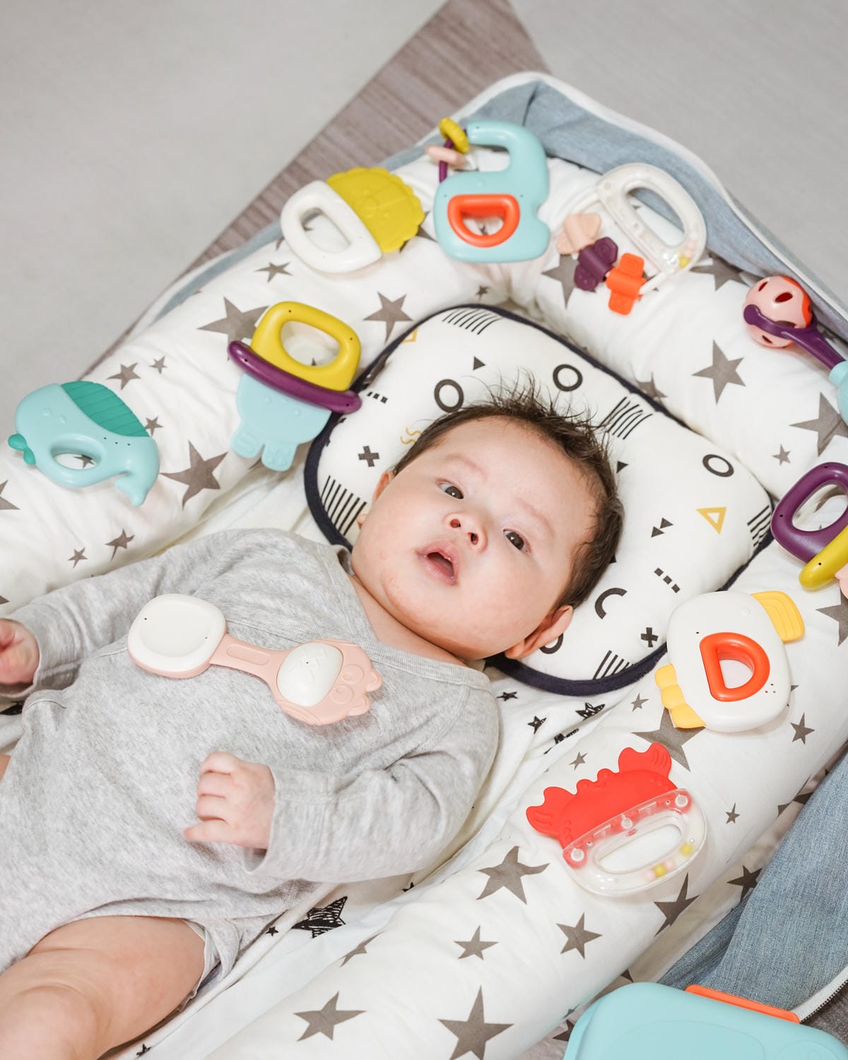 小牛津 育兒安撫神器開箱 365帽T熊故事機 布書 固齒器 企鵝寶貝 獨家首團114結團56.jpg 小牛津 育兒安撫神器開箱 365帽T熊故事機 布書 固齒器 企鵝寶貝 獨家首團114結團56.jpg