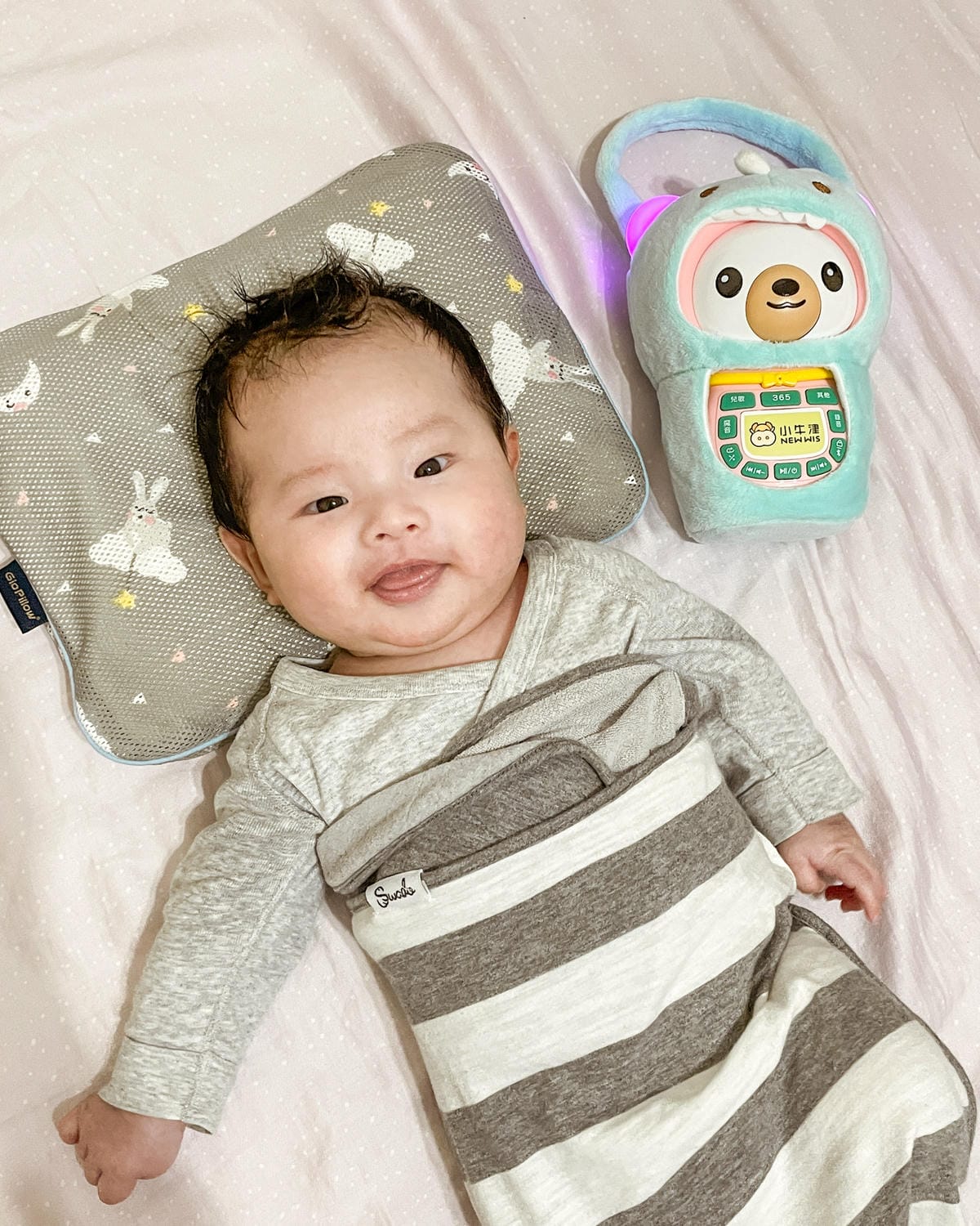 小牛津 育兒安撫神器開箱 365帽T熊故事機 布書 固齒器 企鵝寶貝 獨家首團114結團23.jpg 小牛津 育兒安撫神器開箱 365帽T熊故事機 布書 固齒器 企鵝寶貝 獨家首團114結團23.jpg