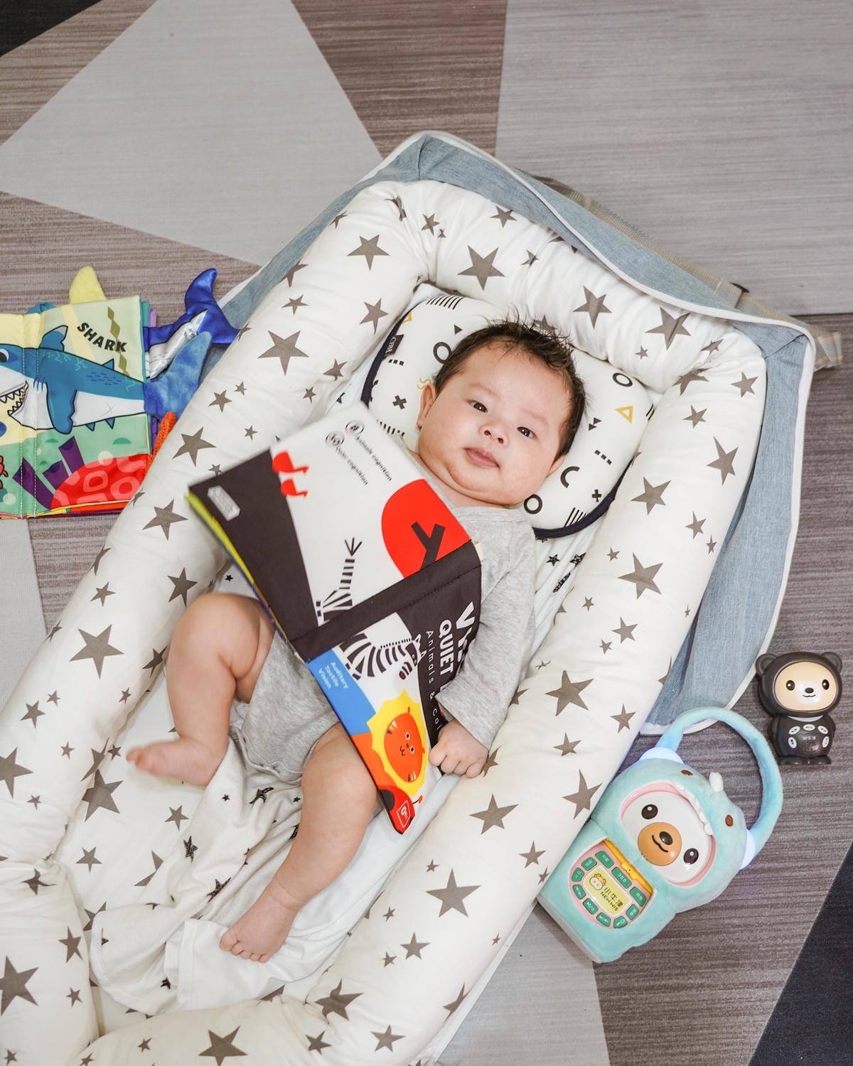 小牛津 育兒安撫神器開箱 365帽T熊故事機 布書 固齒器 企鵝寶貝 獨家首團114結團33.jpg 小牛津 育兒安撫神器開箱 365帽T熊故事機 布書 固齒器 企鵝寶貝 獨家首團114結團33.jpg