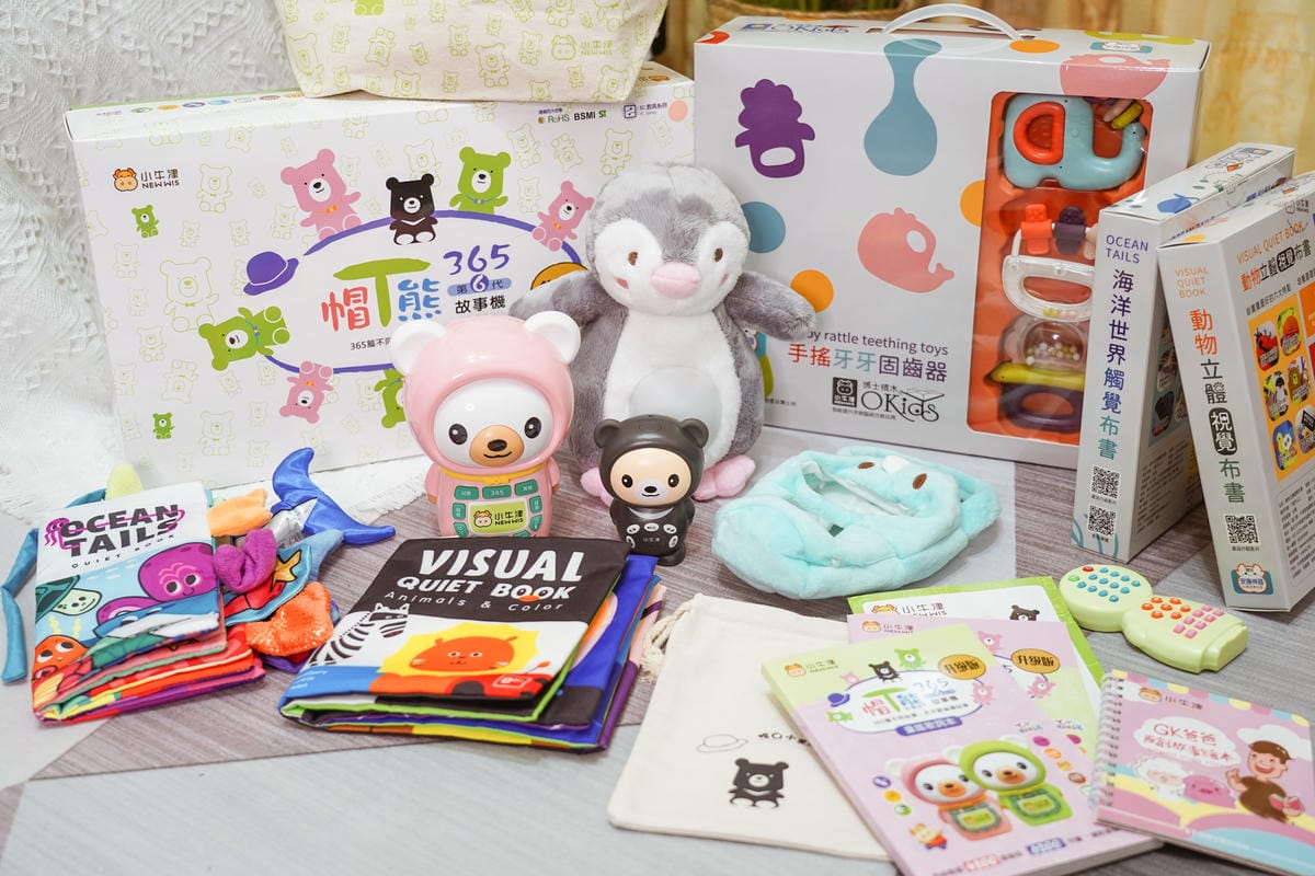 小牛津 育兒安撫神器開箱 365帽T熊故事機 布書 固齒器 企鵝寶貝 獨家首團114結團1.jpg 小牛津 育兒安撫神器開箱 365帽T熊故事機 布書 固齒器 企鵝寶貝 獨家首團114結團1.jpg