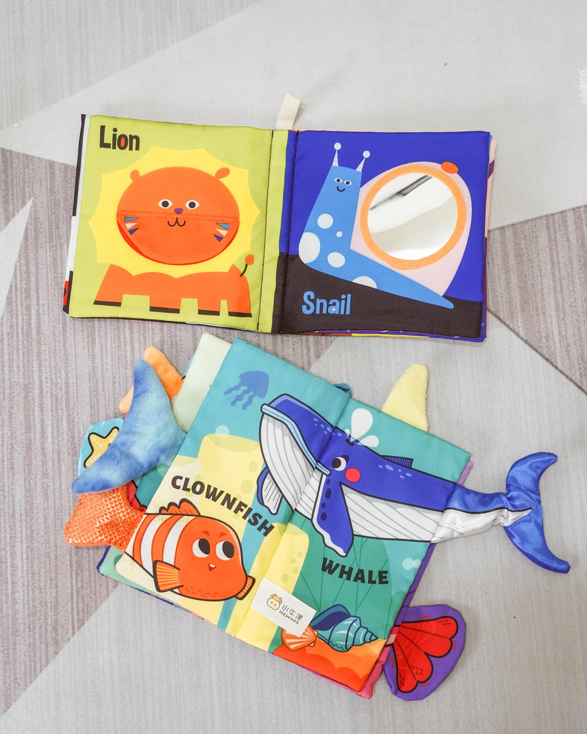 小牛津 育兒安撫神器開箱 365帽T熊故事機 布書 固齒器 企鵝寶貝 獨家首團114結團31.jpg 小牛津 育兒安撫神器開箱 365帽T熊故事機 布書 固齒器 企鵝寶貝 獨家首團114結團31.jpg