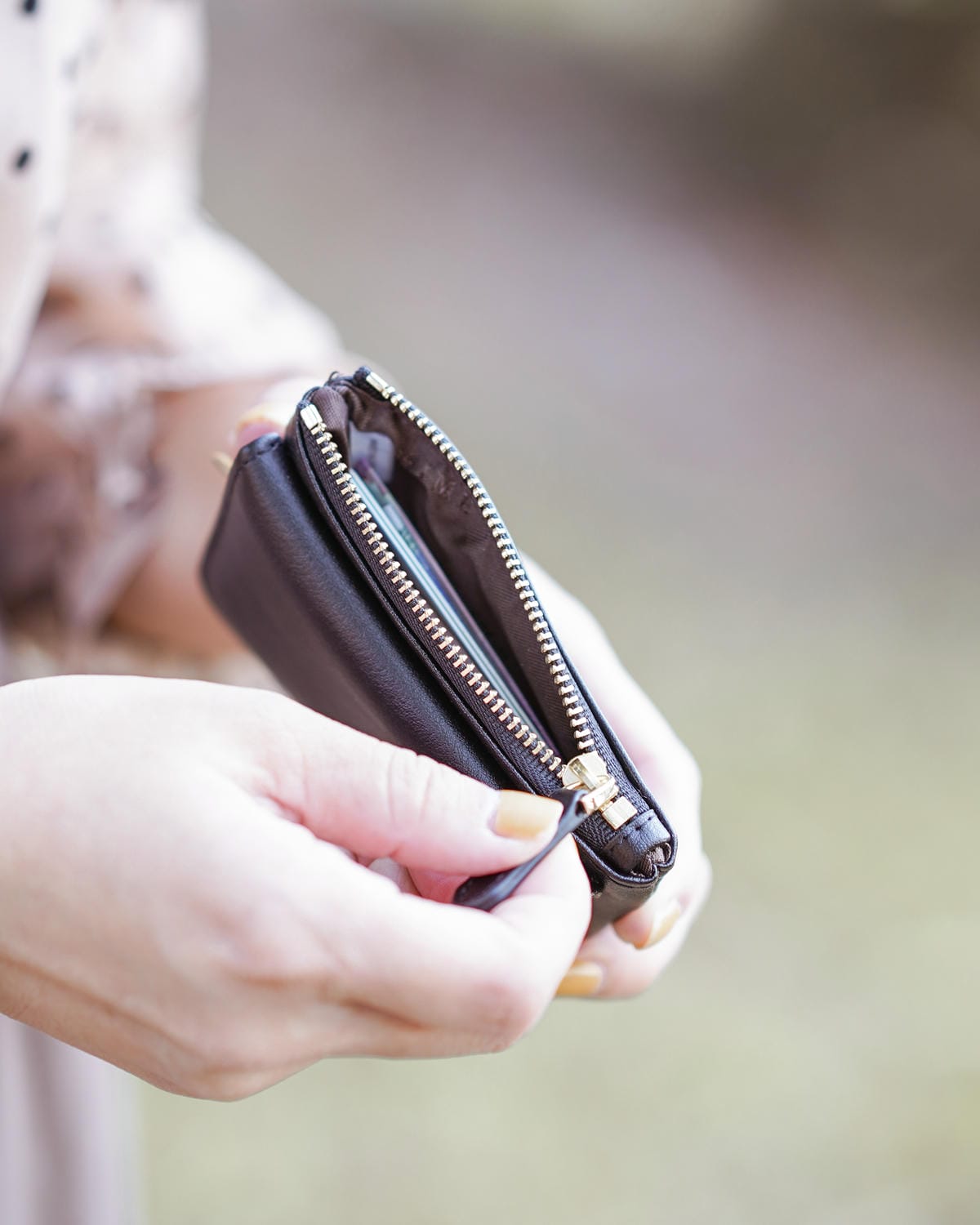 S’AIME東京企劃 2022新款推薦 真皮樂圈撞色直式小方包 小樂吳思賢藝人代言款 手機手腕包卡片零錢夾45.jpg S’AIME東京企劃 2022新款推薦 真皮樂圈撞色直式小方包 小樂吳思賢藝人代言款 手機手腕包卡片零錢夾45.jpg