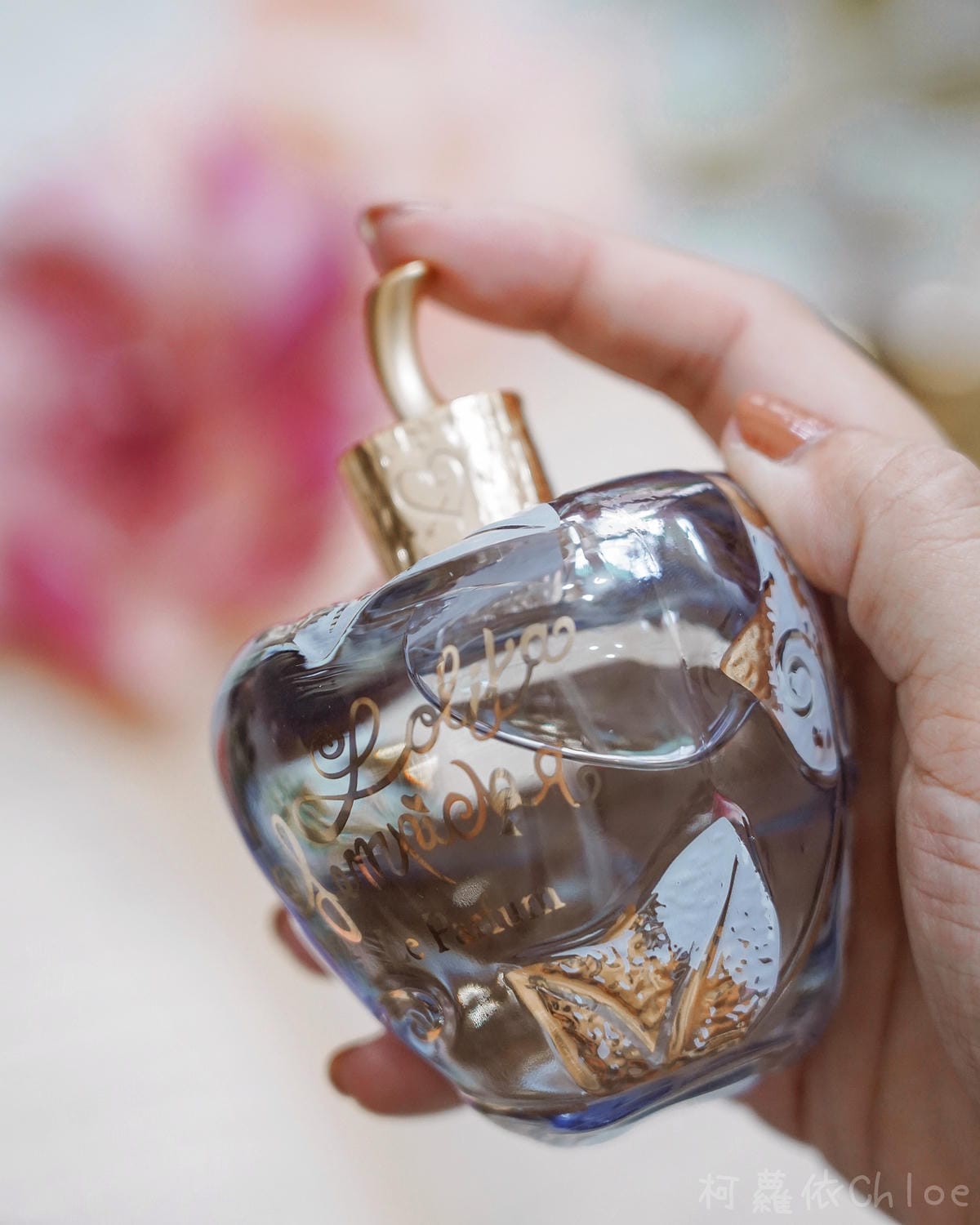 香氛 可愛卻危險的蘋果!童話系香氛 Lolita Lempicka蘿莉塔經典蘋果淡香精 復刻再現5.jpg 香氛 可愛卻危險的蘋果!童話系香氛 Lolita Lempicka蘿莉塔經典蘋果淡香精 復刻再現5.jpg