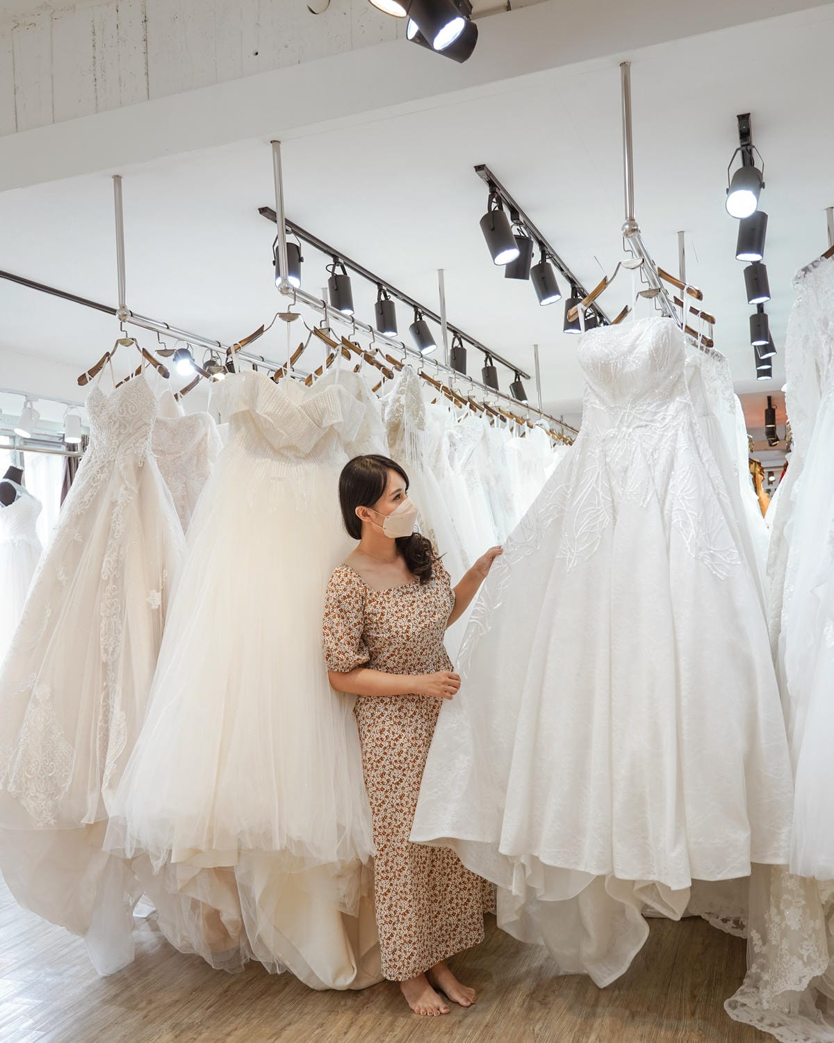 台南自助婚紗|伊頓婚紗 婚紗禮服租借 宴客手工白紗 晚禮服 西服挑選紀錄 @伊頓自助婚紗台南旗艦店9.jpg 台南自助婚紗|伊頓婚紗 婚紗禮服租借 宴客手工白紗 晚禮服 西服挑選紀錄 @伊頓自助婚紗台南旗艦店9.jpg