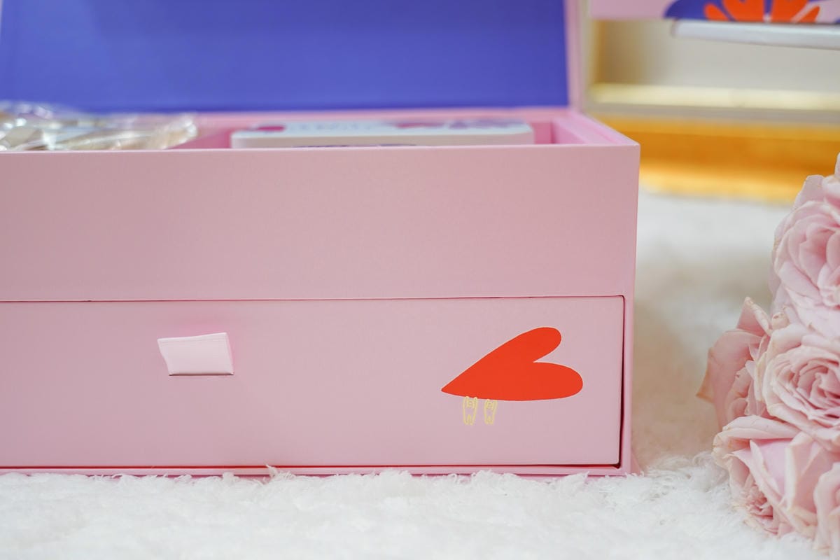 喜餅試吃ISABELLE X ELLE 聯名款 杜樂麗小情歌 心花朵朵 甜美時尚喜餅推薦6.jpg 喜餅試吃ISABELLE X ELLE 聯名款 杜樂麗小情歌 心花朵朵 甜美時尚喜餅推薦6.jpg