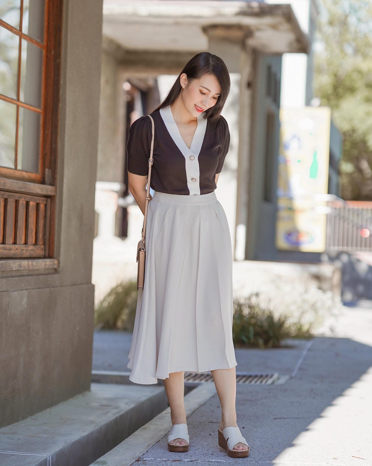 春夏拖鞋推薦MELROSE美樂斯 時髦質感側空造型牛皮楔型厚底拖鞋 舒適實穿LOOKBOOK11.jpg