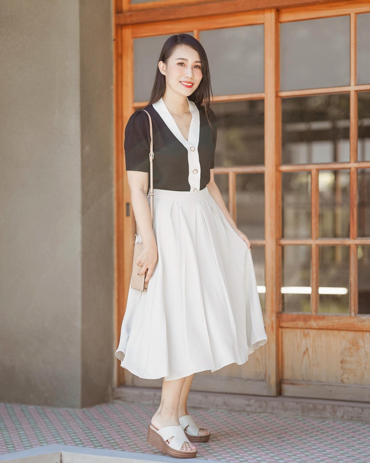 春夏拖鞋推薦MELROSE美樂斯 時髦質感側空造型牛皮楔型厚底拖鞋 舒適實穿LOOKBOOK13.jpg