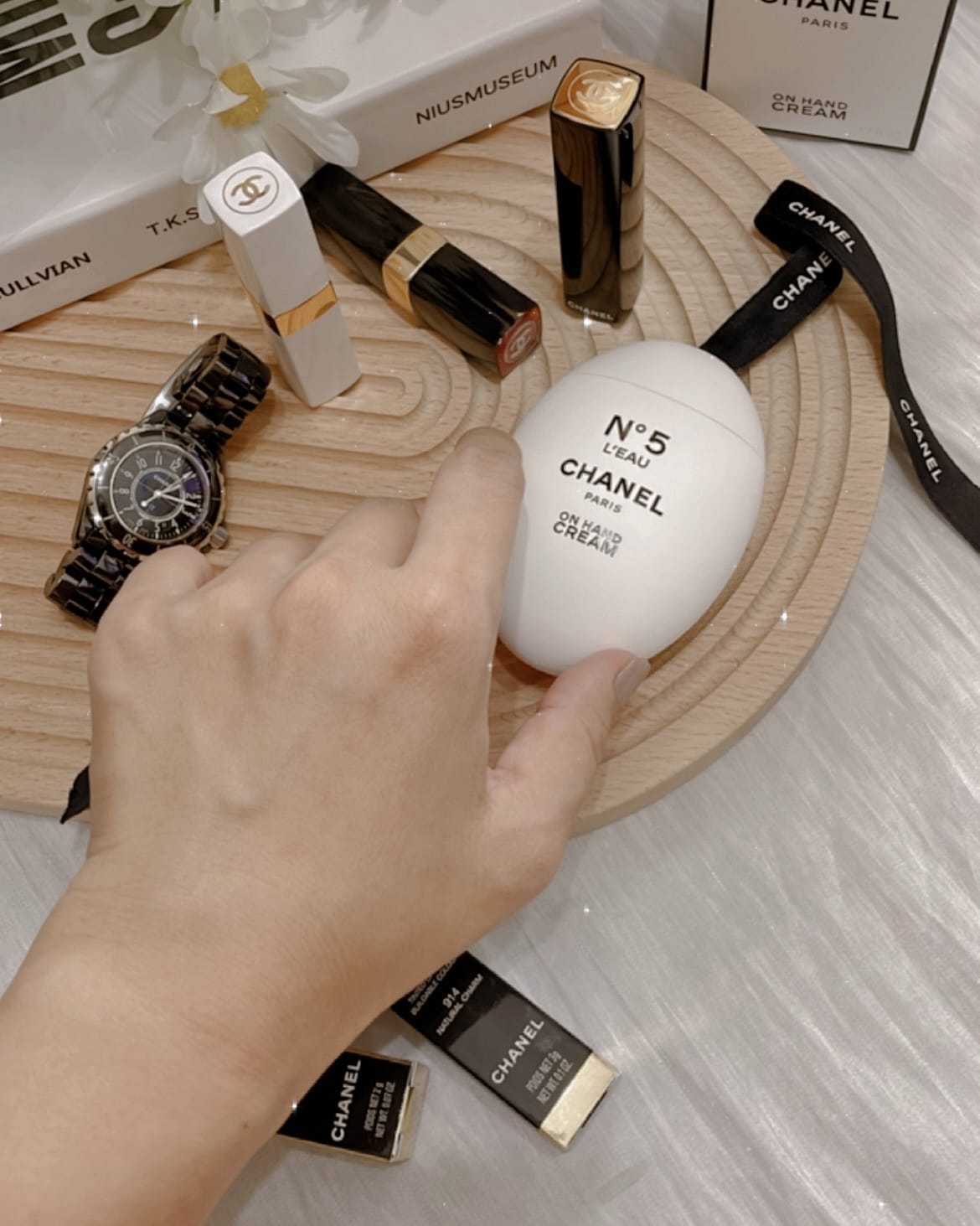 CHANEL 香奈兒N°5 L%5CEAU清新晨露清新晨露玉手霜 隨時散發迷人香氛8.jpg CHANEL 香奈兒N°5 L%5CEAU清新晨露清新晨露玉手霜 隨時散發迷人香氛8.jpg