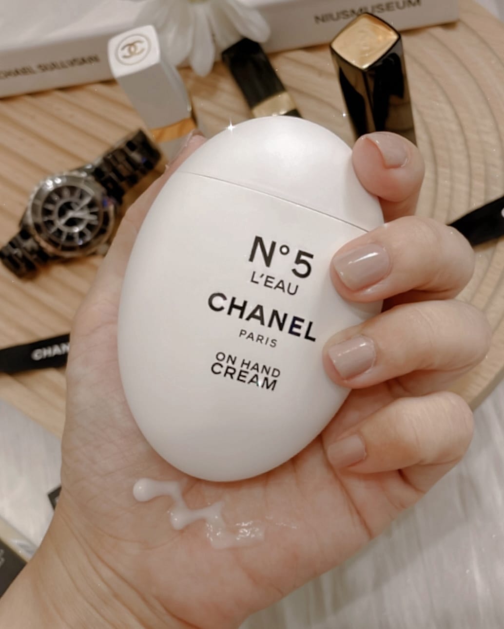 CHANEL 香奈兒N°5 L%5CEAU清新晨露清新晨露玉手霜 隨時散發迷人香氛5.jpg CHANEL 香奈兒N°5 L%5CEAU清新晨露清新晨露玉手霜 隨時散發迷人香氛5.jpg