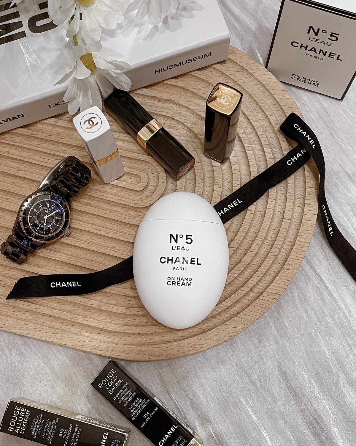 CHANEL 香奈兒N°5 L%5CEAU清新晨露清新晨露玉手霜 隨時散發迷人香氛1.jpg CHANEL 香奈兒N°5 L%5CEAU清新晨露清新晨露玉手霜 隨時散發迷人香氛1.jpg