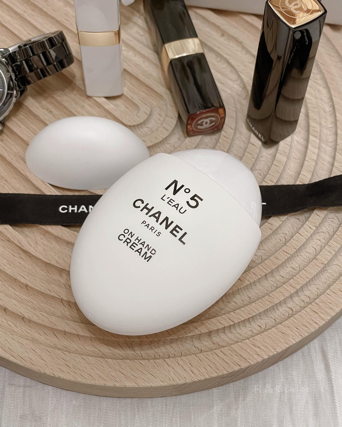 CHANEL 香奈兒N°5 L%5CEAU清新晨露清新晨露玉手霜 隨時散發迷人香氛4.jpg CHANEL 香奈兒N°5 L%5CEAU清新晨露清新晨露玉手霜 隨時散發迷人香氛4.jpg