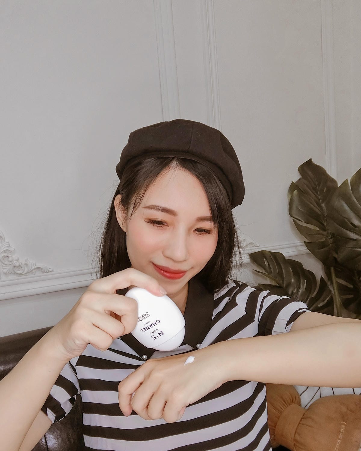 CHANEL 香奈兒N°5 L%5CEAU清新晨露清新晨露玉手霜 隨時散發迷人香氛7.jpg CHANEL 香奈兒N°5 L%5CEAU清新晨露清新晨露玉手霜 隨時散發迷人香氛7.jpg