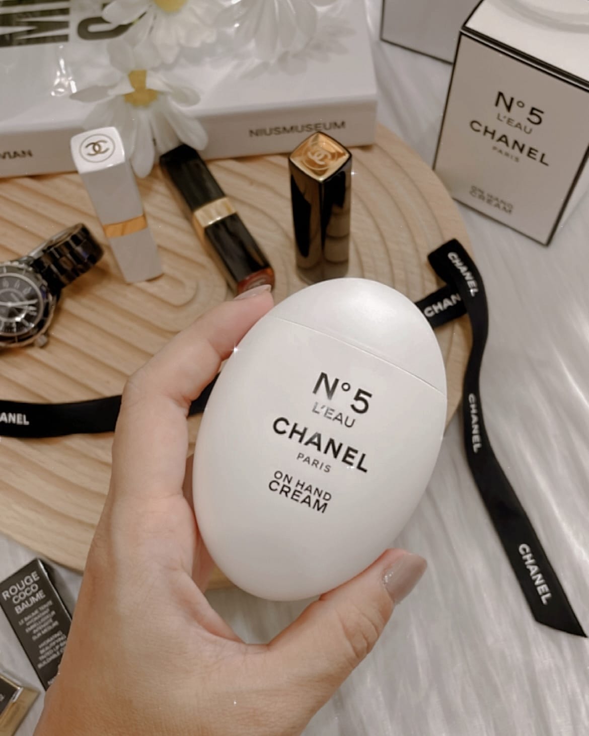 CHANEL 香奈兒N°5 L%5CEAU清新晨露清新晨露玉手霜 隨時散發迷人香氛3.jpg CHANEL 香奈兒N°5 L%5CEAU清新晨露清新晨露玉手霜 隨時散發迷人香氛3.jpg