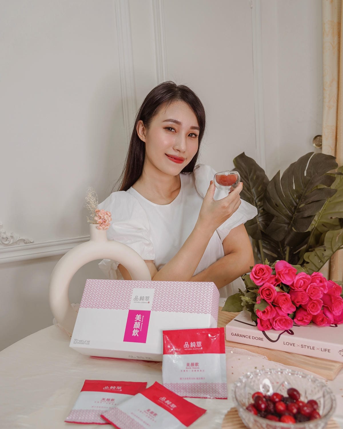 品純萃美顏飲 hold住我的美麗 維持活動力 莓果口味輕甜好喝1.jpg 品純萃美顏飲 hold住我的美麗 維持活動力 莓果口味輕甜好喝1.jpg