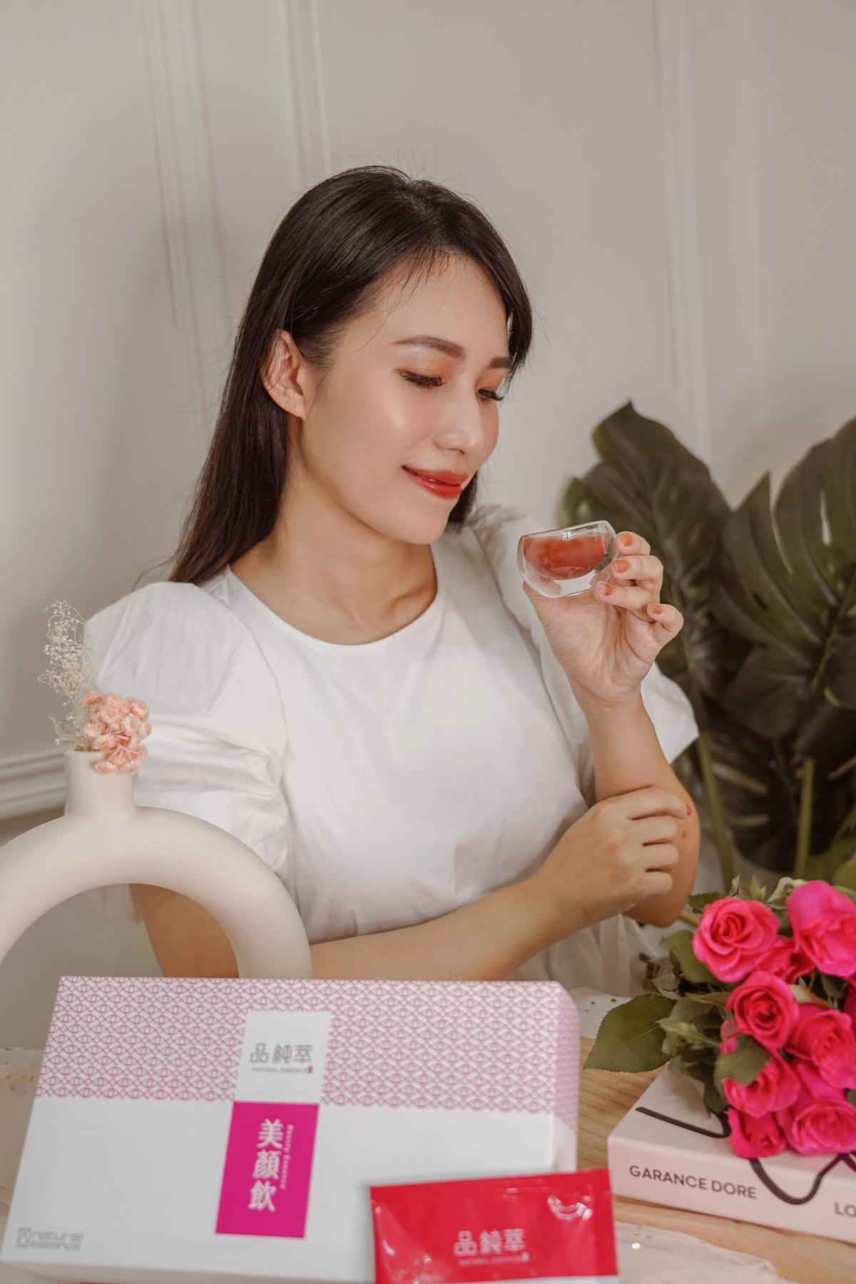 品純萃美顏飲 hold住我的美麗 維持活動力 莓果口味輕甜好喝8.jpg 品純萃美顏飲 hold住我的美麗 維持活動力 莓果口味輕甜好喝8.jpg