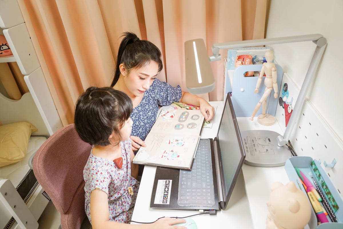 飛利浦A5軒博智能檯燈好用嗎 時尚護眼智慧檯燈推薦 讀書寫字光線更均勻23A.JPG 飛利浦A5軒博智能檯燈好用嗎 時尚護眼智慧檯燈推薦 讀書寫字光線更均勻23A.JPG