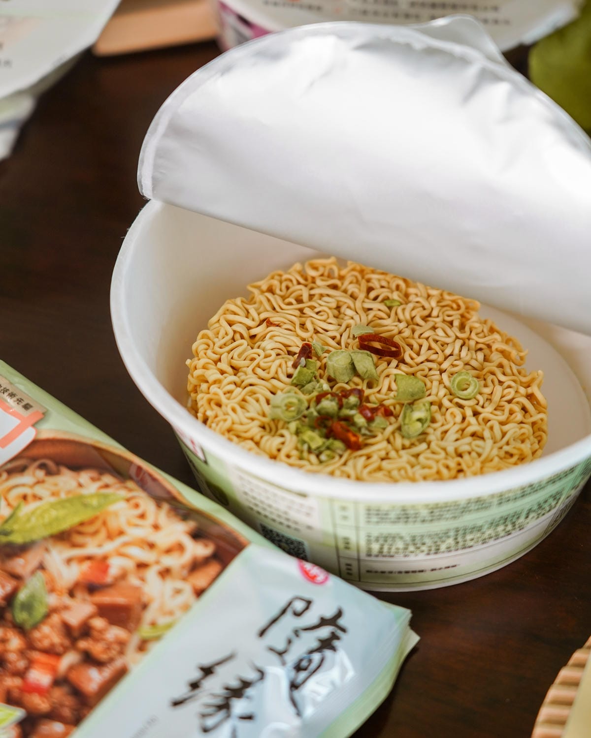 隨緣泡麵新口味開箱 塔香新豬肉拌麵 椒香豆腐新豬肉麵 有料的素食泡麵18.jpg 隨緣泡麵新口味開箱 塔香新豬肉拌麵 椒香豆腐新豬肉麵 有料的素食泡麵18.jpg